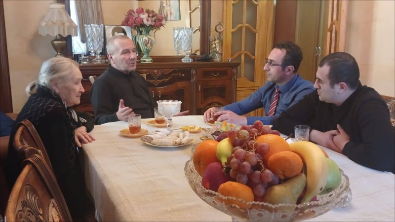 Gəncəli şəhid Valeri Boqdanovun ailəsi ziyarət olunub