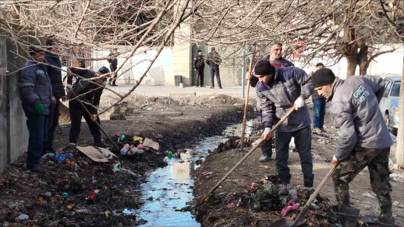 Gəncənin daha bir qəsəbəsində təmizlik işləri görülüb - FOTO