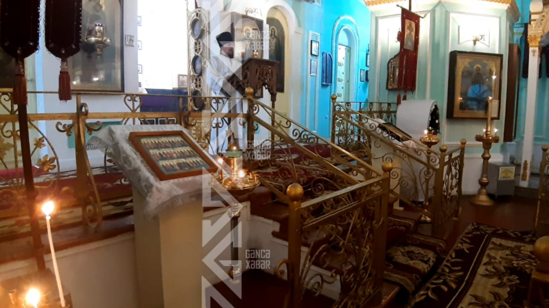 Gəncədə pravoslav xristianlar kilsəyə axışıblar - FOTO