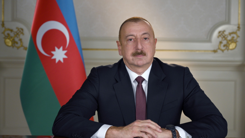 Dövlət büdcəsindən maliyyələşən bir sıra təşkilatlarda çalışan işçilərin maaşları artırılıb