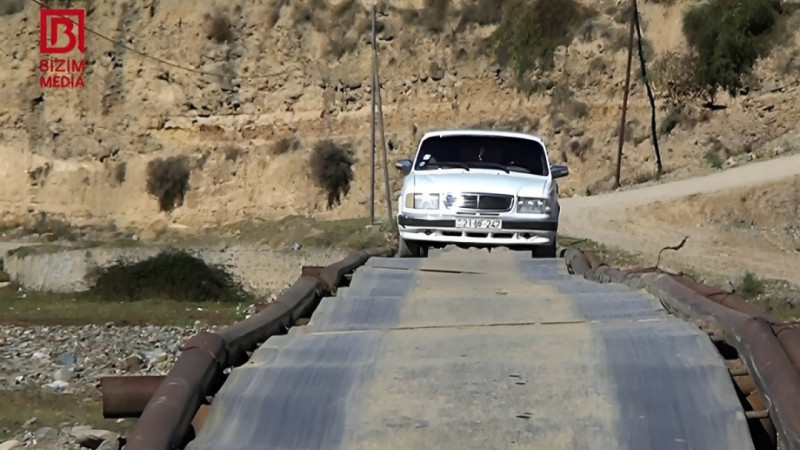 Sakinlər TƏHLÜKƏDƏ: 45 ildir qəzalı vəziyyətdə olan körpü UÇDU