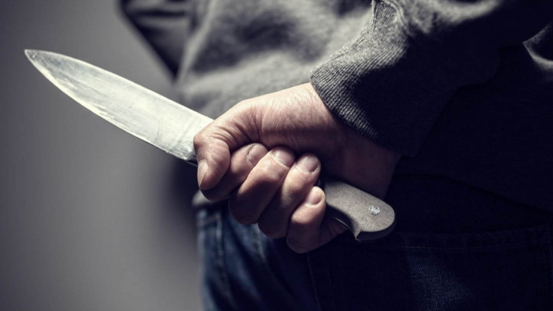 Şəmkirdə gənc oğlan bıçaqlanıb