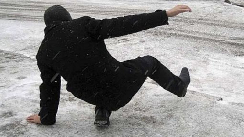 Qarlı havada 179 nəfər xəsarət alıb