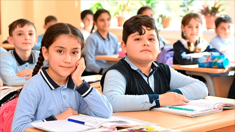 Məktəblərdə dərslər başladı