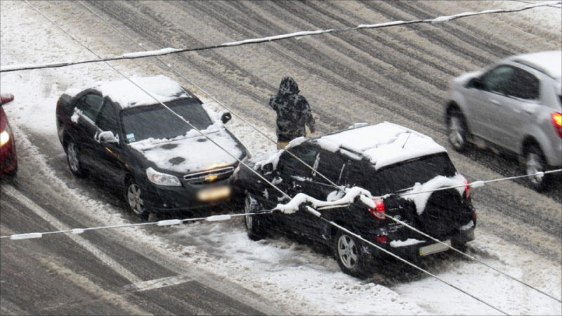 Dünən 7 yol qəzasında 9 nəfər xəsarət alıb