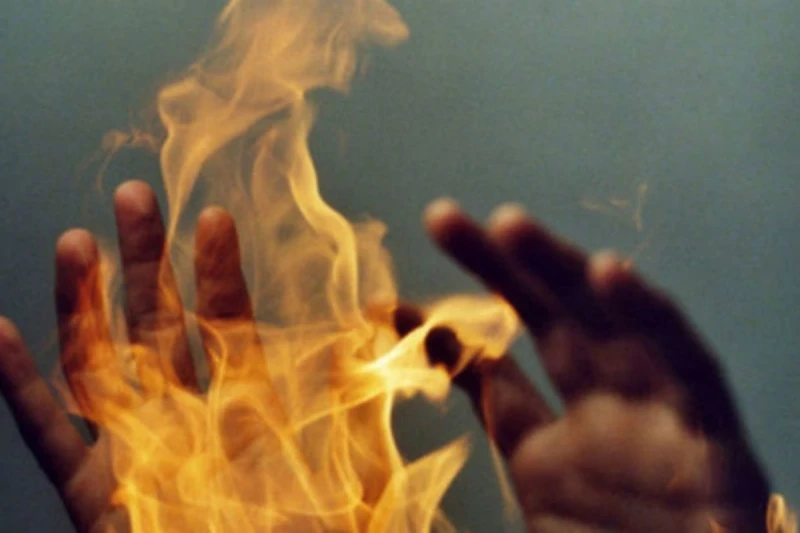 Gəncədə 41 yaşlı kişi özünü yandırdı