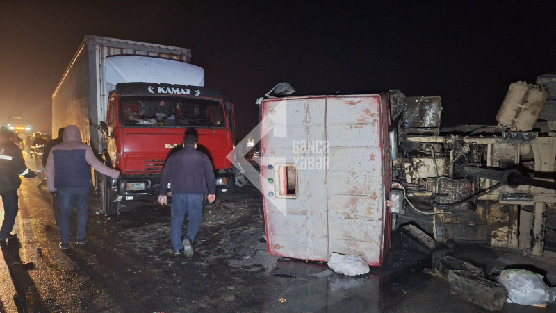 13 maşın toqquşdu, ölənlər və yaralılar var - FOTO