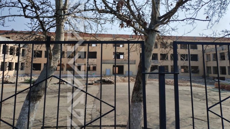 Gəncədə şagirdlərin valideynləri FƏRYAD EDİR - VİDEO