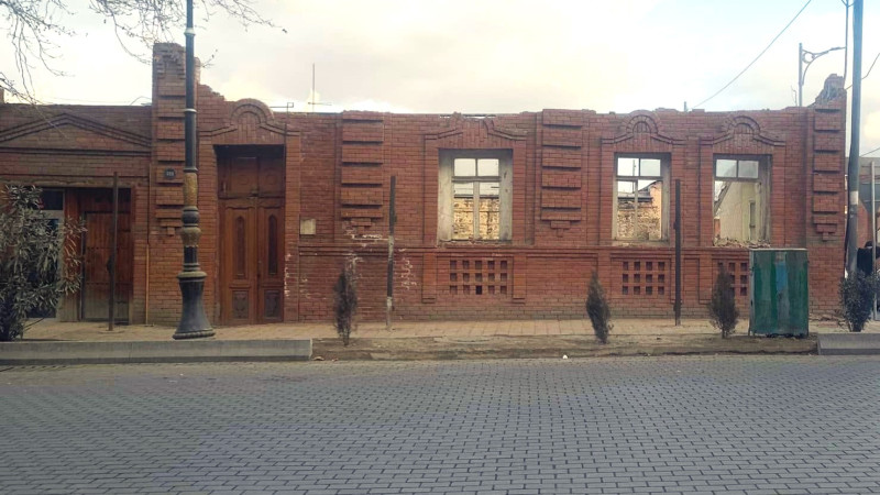 Tarixçi Bəxtiyar Çələbi: “Tariximizi sökənlər! Ayrı nə deyəsən buna?!”