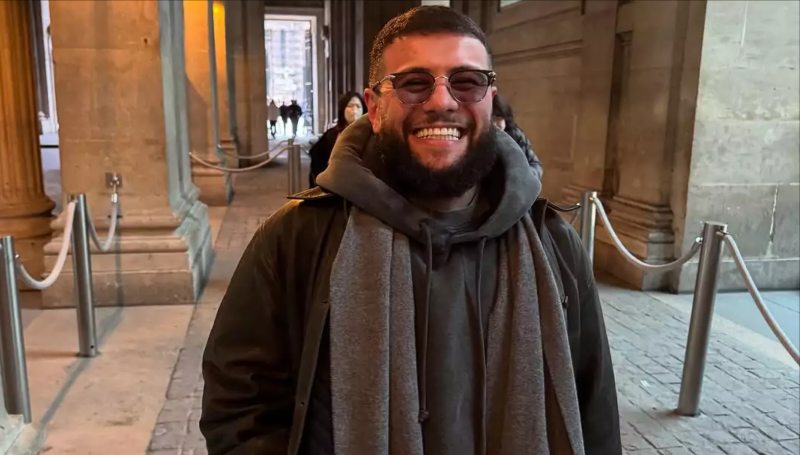 Gəncəli müğənni Luvrda - FOTO/VİDEO