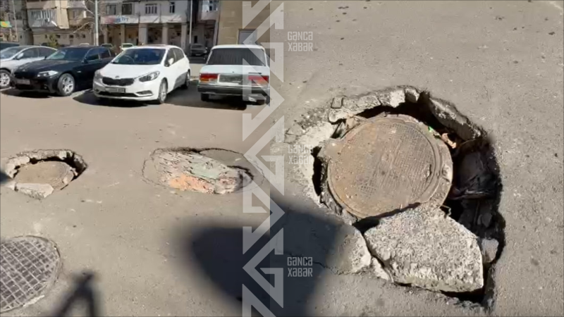 Bir binanın həyətində iki lük çökdü - VİDEO