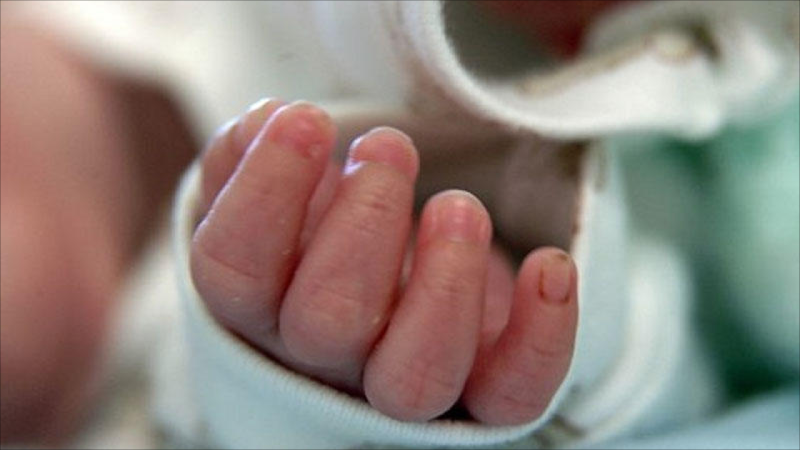 Doğuş zamanı daha bir körpə öldü
