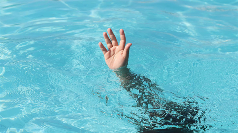 Gəncədə 2 yaşlı uşaq hovuza düşdü