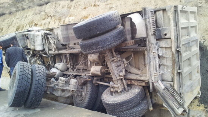 Yük maşını aşıb