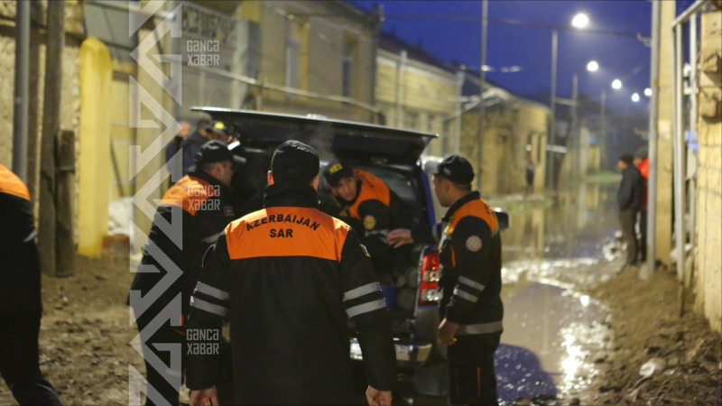 Gəncədə yağış ciddi fəsadlara yol açıb - FOTO