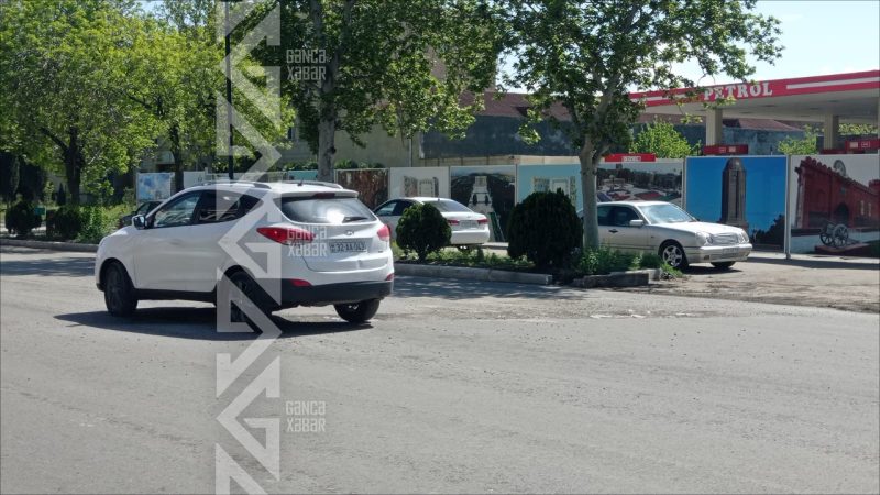 Gəncədə yeni asfaltlanan yol bərbad vəziyyətdədir - ŞİKAYƏT + VİDEO