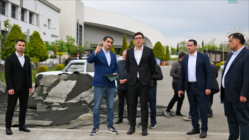 Fərid Qayıbov Gəncə stadionunun inşası ilə maraqlanıb - FOTO