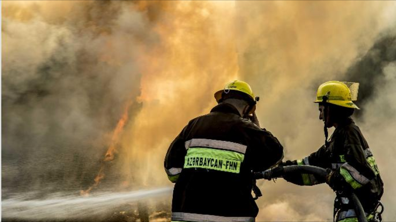 Qazaxda ferma yandı