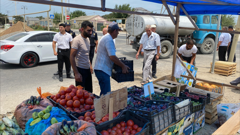 Küçə ticarəti ilə məşğul olanlar CƏRİMƏLƏNDİ