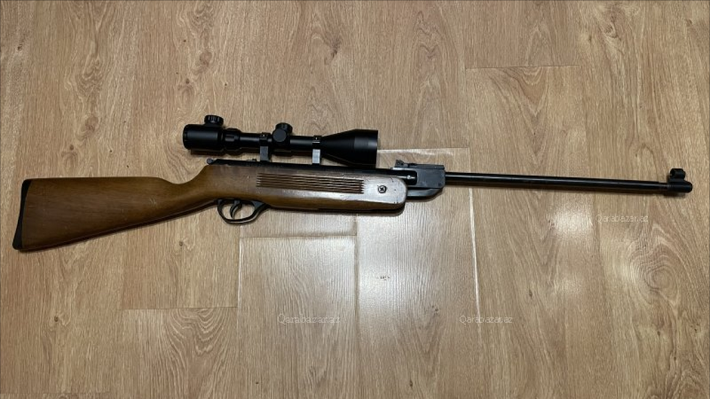 Sərçə vurmaq istədi, yoldaşını güllələdi