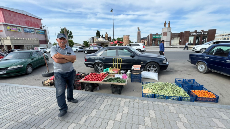Gəncədə qanunsuz küçə ticarətinə qarşı monitorinqlər davam edir - FOTO