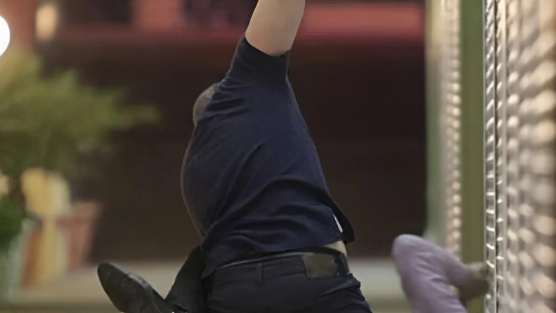 Kürəkən onu döyən qayınatadan təzminat alıb