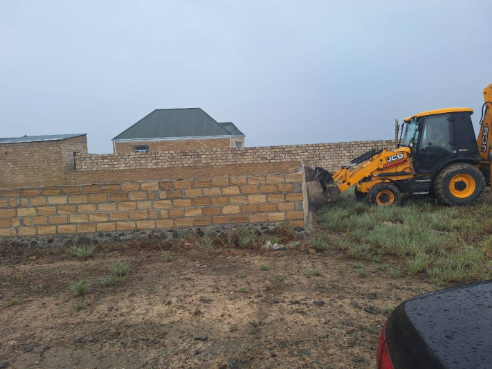 Gəncədə tikililər söküldü - FOTO