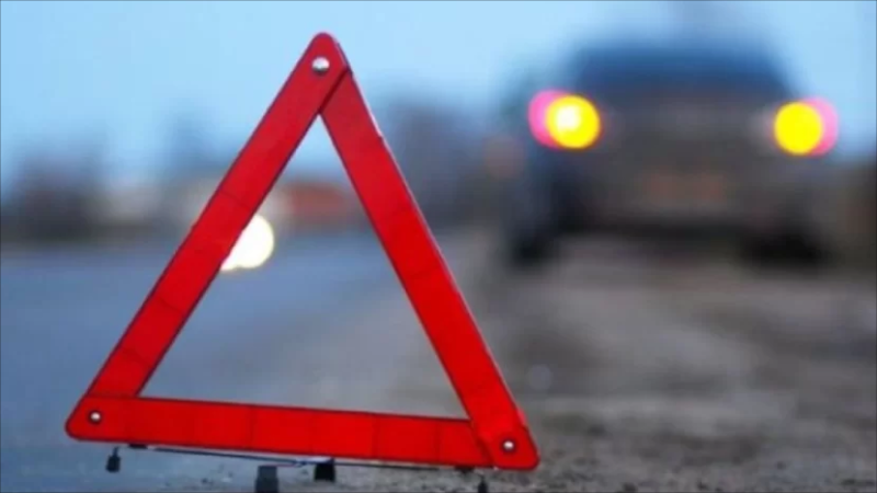 Gəncədə yük avtomobili ilə mikroavtobusla toqquşdu - Yaralılar var
