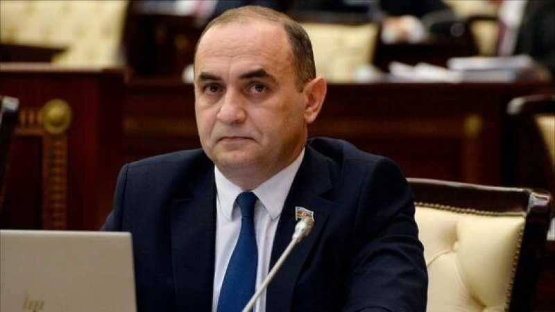 “Son zəng”də yenə kriminal loqolar, jarqonlu mahnılar: deputatdan ÇAĞIRIŞ