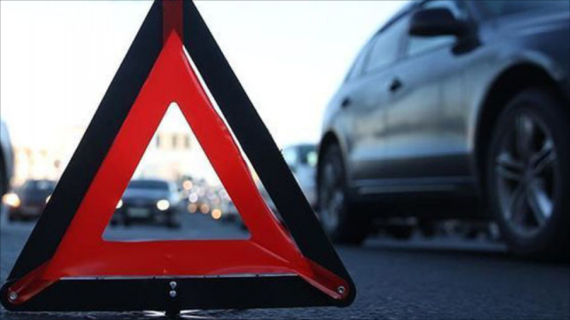 İki minik avtomobili toqquşub, 6 nəfər xəsarət alıb