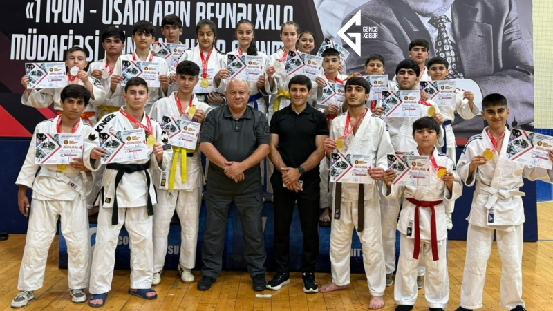Gəncə komandasından medal şousu