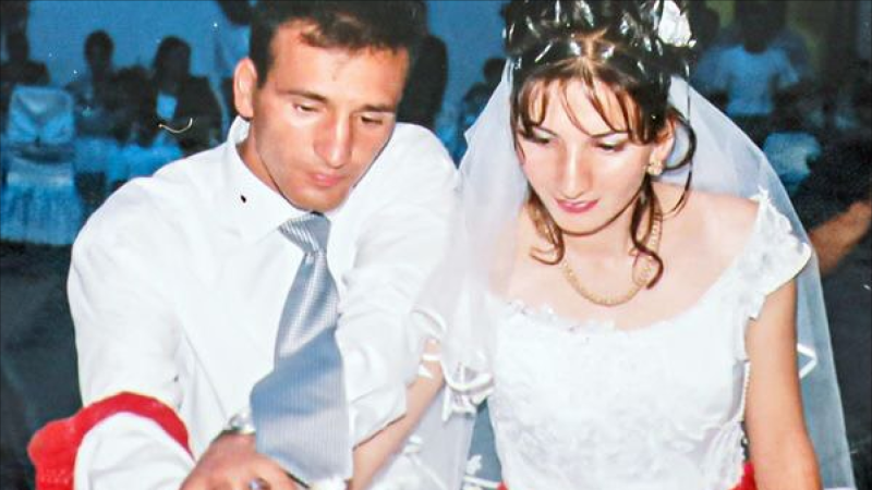 Polad Həşimovun xanımı: “Gəncədə mənə gümüş üzük uzatdı”