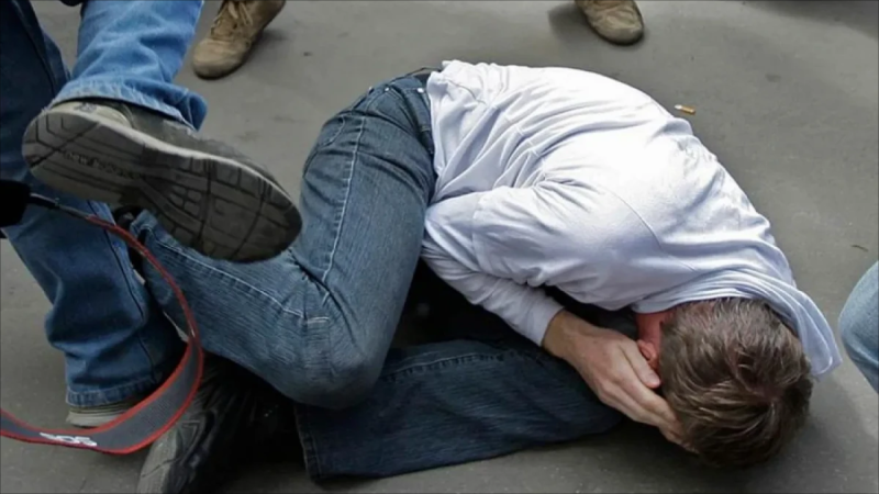 Restoranda iki yeniyetmə döyülüb