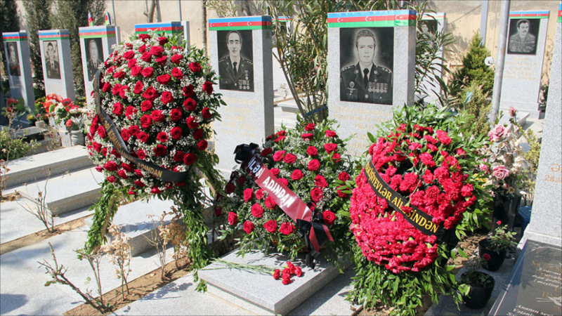 Şəhid hərbi pilot Rəşad Atakişiyevin məzarı ziyarət olunub