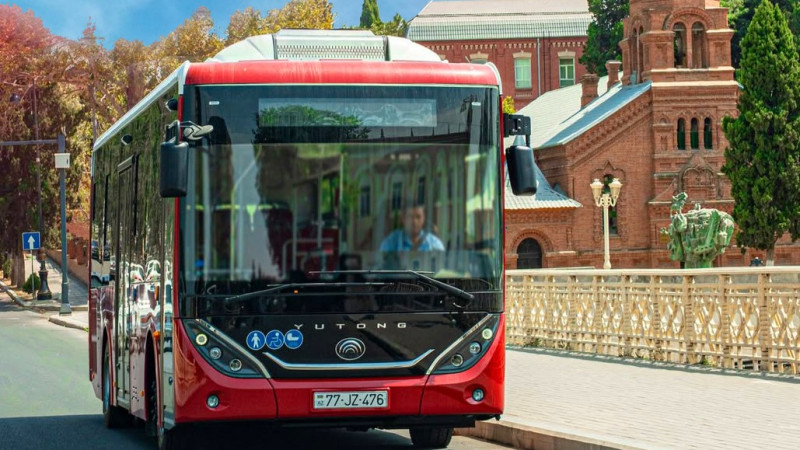 Gəncədə “BakuBus”ın avtobuslarına kartların satışına başlanılıb