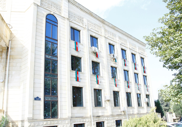 Gəncənin 10 məktəbi qrant müsabiqəsinin qalibidir