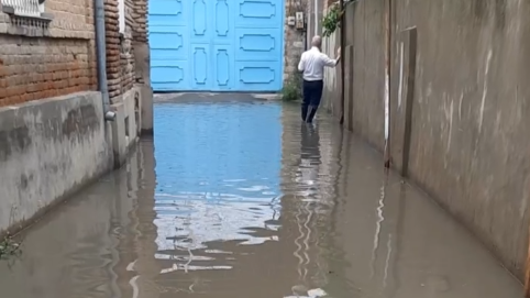 Gəncədə mərkəzi küçənin acınacaqlı durumu