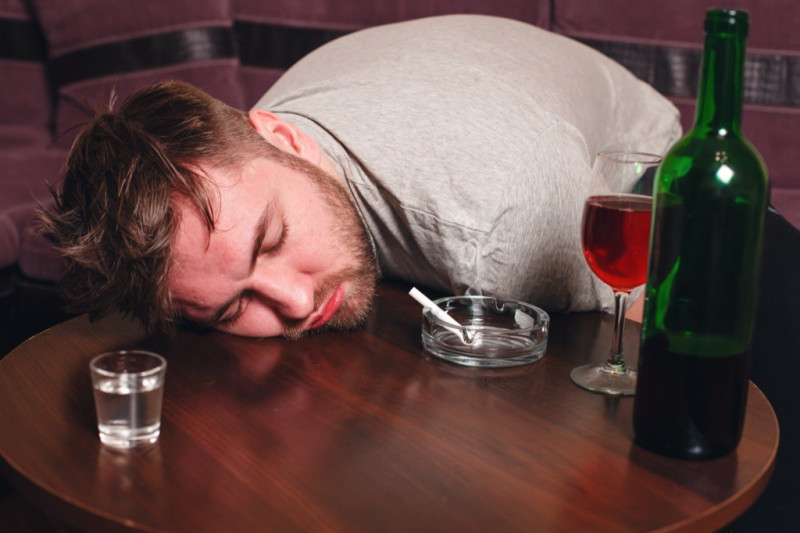 Alkoqol aludəçilərinin müalicəsi  pulsuzdur