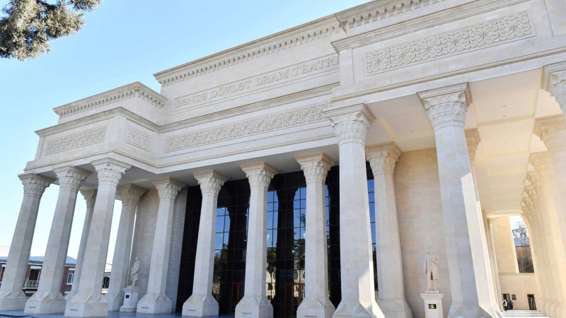 Gəncə Dövlət Dram Teatrında pulsuz tamaşa