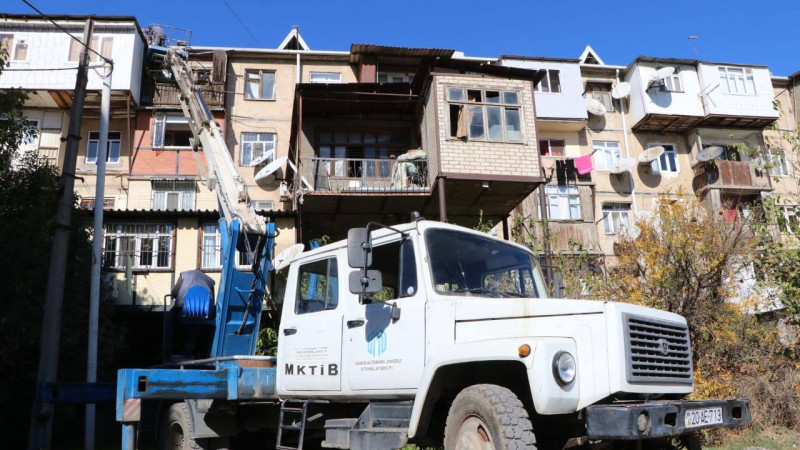 Gəncədə dam örtükləri və novdanlar təmir edilir Gəncədə dam örtükləri və novdanlar təmir edilir