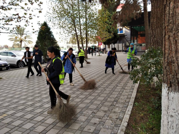 Gəncədə təmizlik işləri aparılıb Gəncədə təmizlik işləri aparılıb