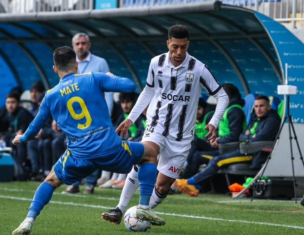 Neftçi Kəpəz ilə qarşı-qarşıya