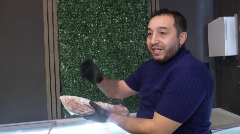 Gəncədə 31 manata satılan Braziliya ətlərinə rast gəlmək olur