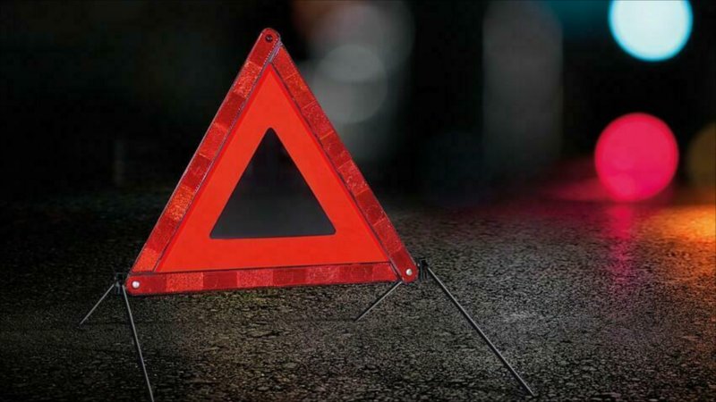 Göygöldə avtomobil ağaca çırpıldı, 4 nəfər yaralandı