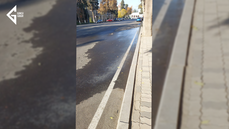 Gəncədə məktəbin qarşısını çirkab suları basıb