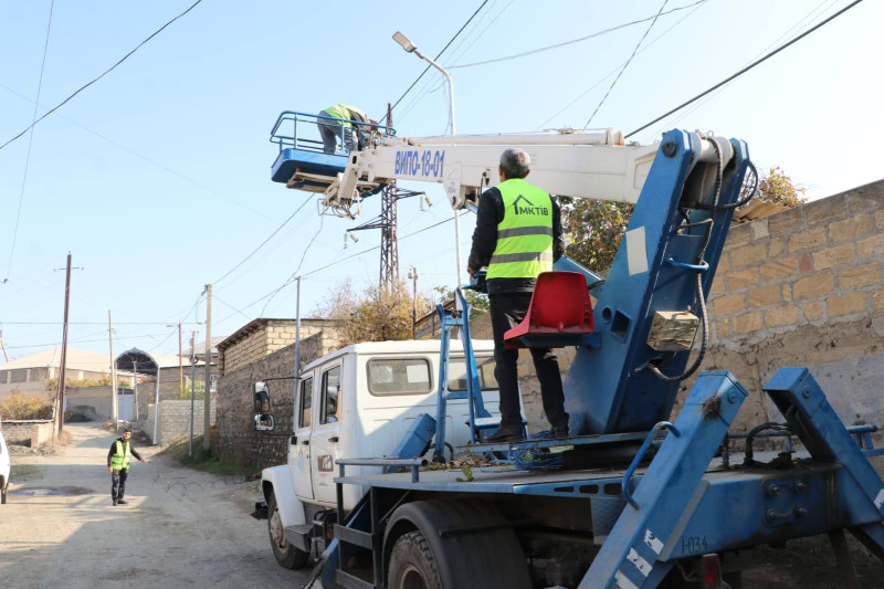 Gəncədə bu küçədə işıqlandırma işləri görülüb