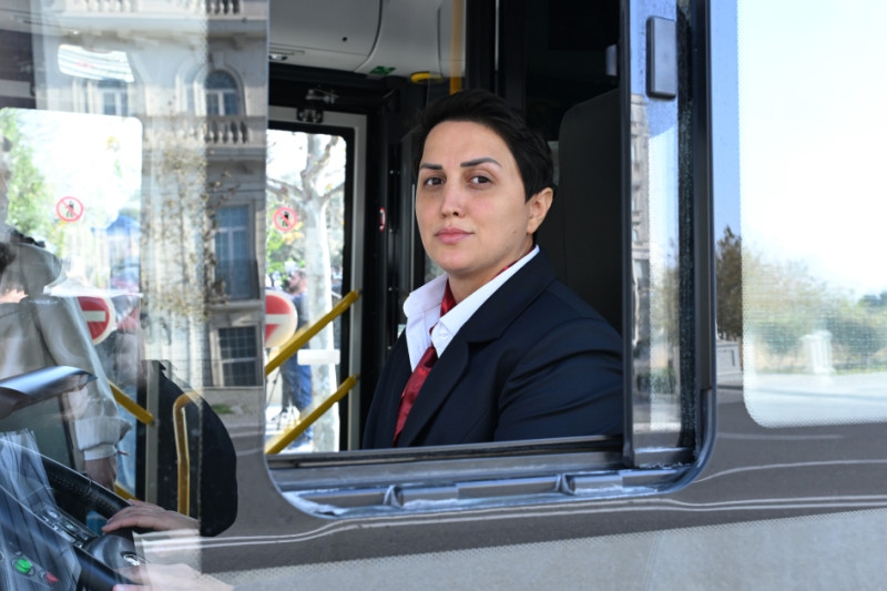 Qadın avtobus sürücüləri işə başlayıblar: Bəs Gəncədə?
