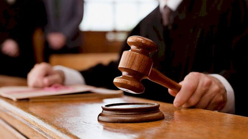 4 nəfərə qarşı dələduzluqda ittiham edilən ustaya şərti CƏZA