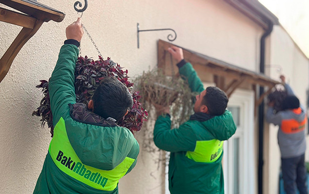 Gəncədə dekorativ gül dibçəkləri niyə yığışdırılır?