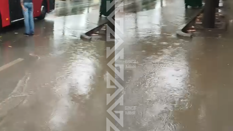 Təbriz küçəsində asfaltlama keyfiyyətsiz aparılıb